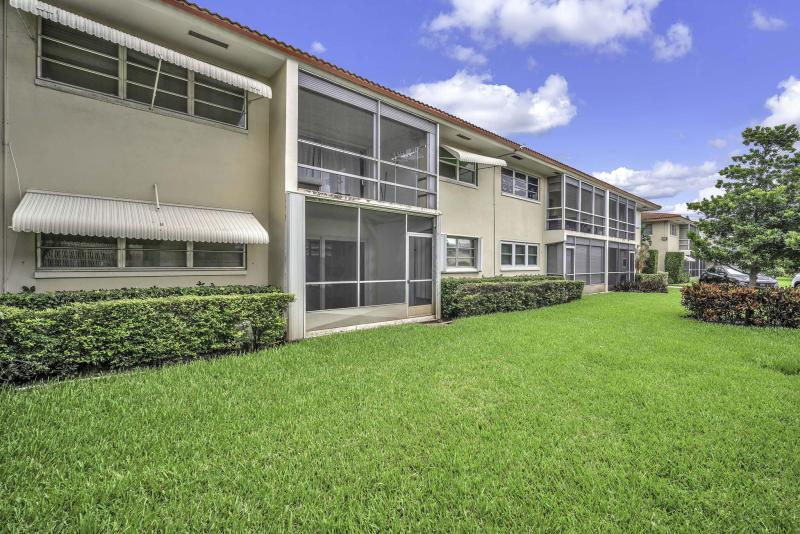  Condo & Townhome Photos