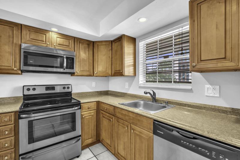  Condo & Townhome Photos
