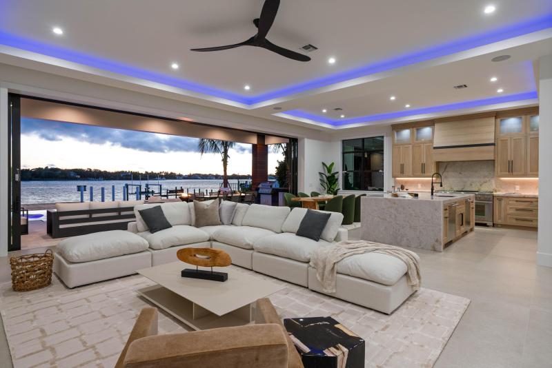  Single Family Homes Photo 13:  Lantana,  FL 33462