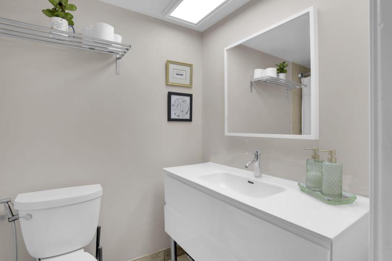  Condo & Townhome Photos