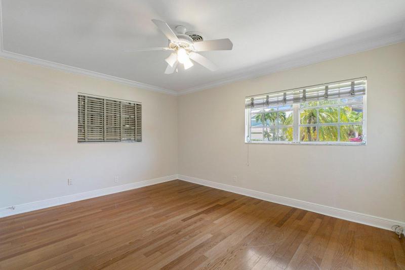  Single Family Homes Photo 16:  Deerfield Beach,  FL 33441