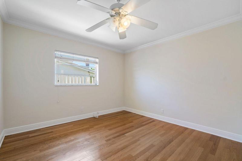  Single Family Homes Photo 18:  Deerfield Beach,  FL 33441