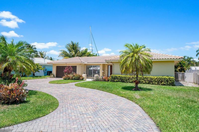  Single Family Homes Photo 3:  Deerfield Beach,  FL 33441