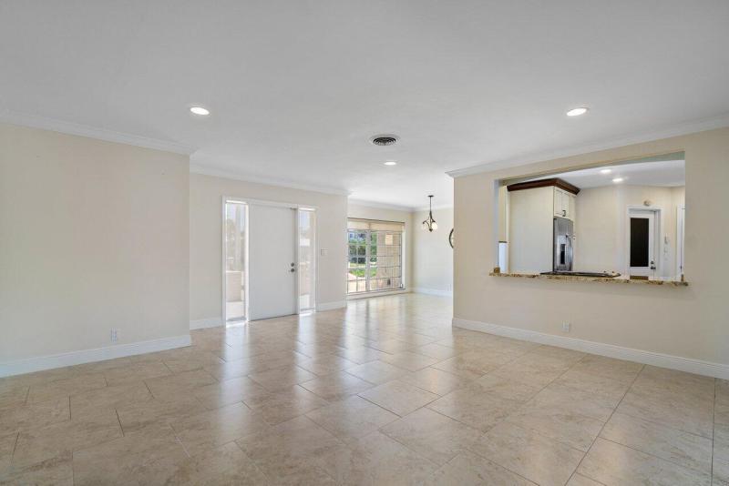  Single Family Homes Photo 6:  Deerfield Beach,  FL 33441