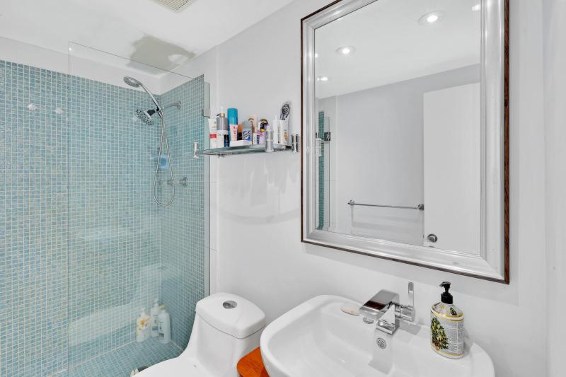  Condo & Townhome Photos