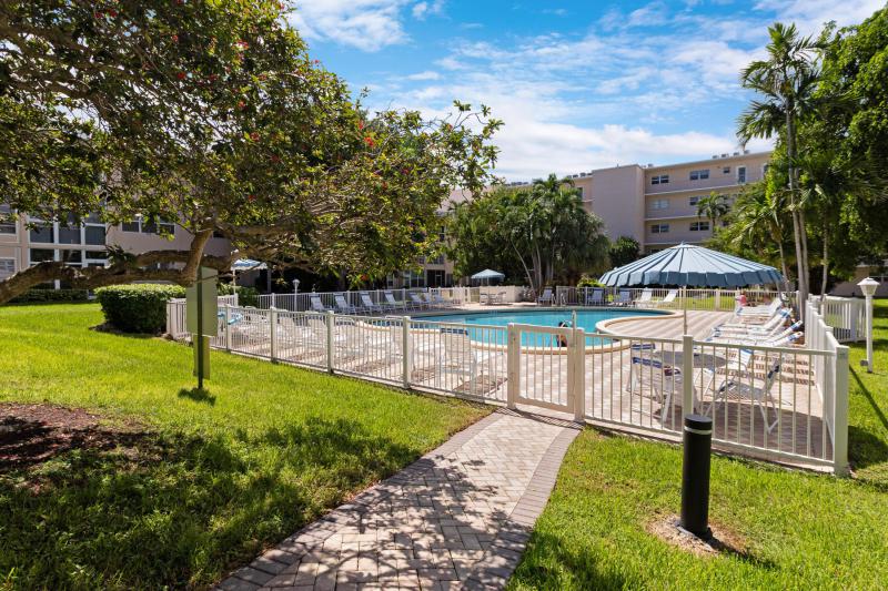  Condo & Townhome Photos
