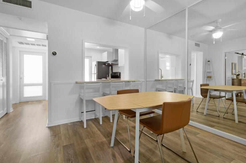  Condo & Townhome Photos