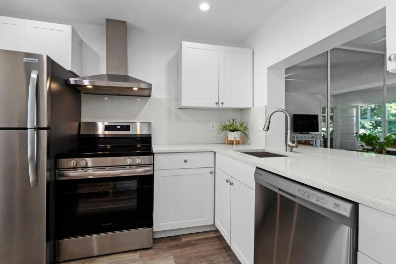  Condo & Townhome Photos