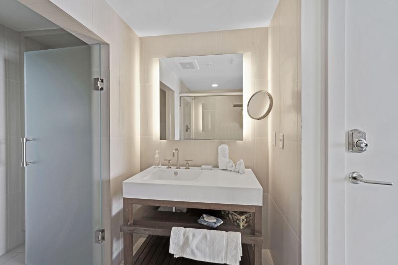  Condo & Townhome Photos