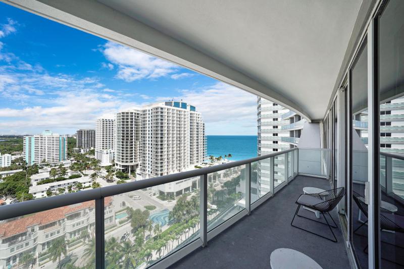  Condo & Townhome Photos