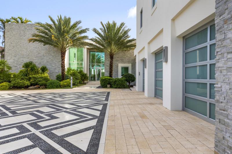  Single Family Homes Photo 12:  West Palm Beach,  FL 33405