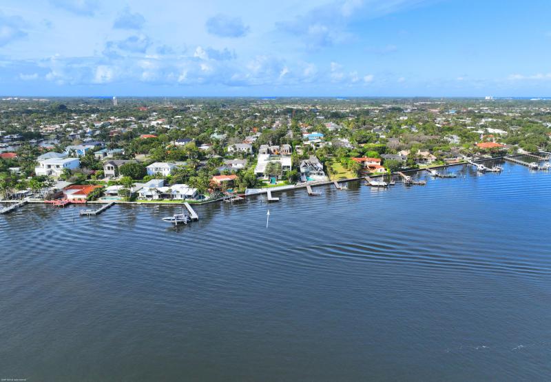  Single Family Homes Photo 2:  West Palm Beach,  FL 33405