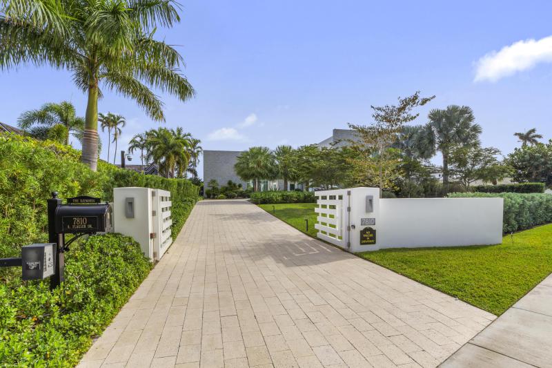  Single Family Homes Photo 9:  West Palm Beach,  FL 33405