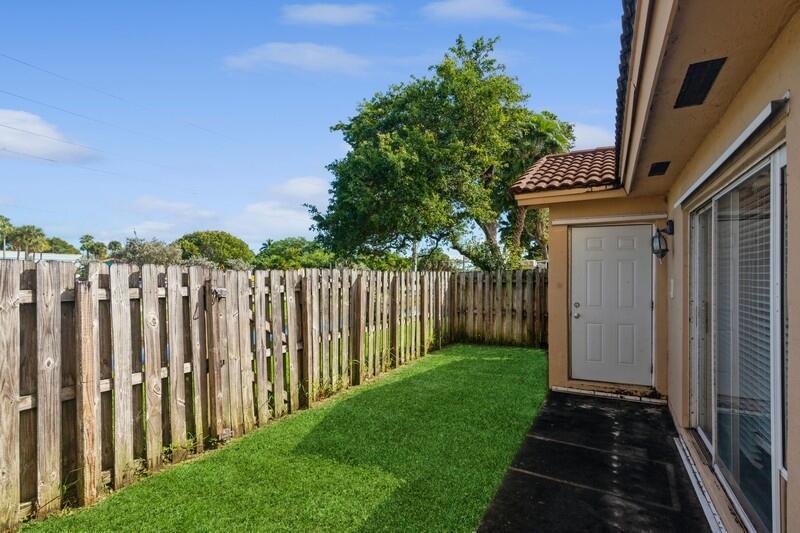  Condo & Townhome Photos