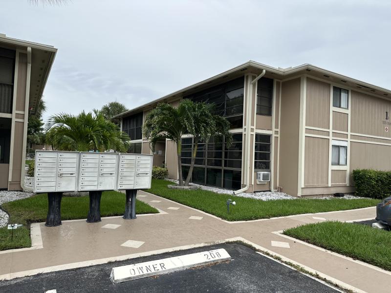  Condo & Townhome Photos
