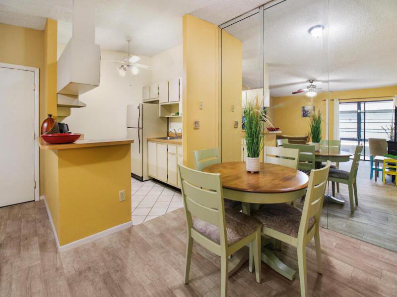  Condo & Townhome Photos