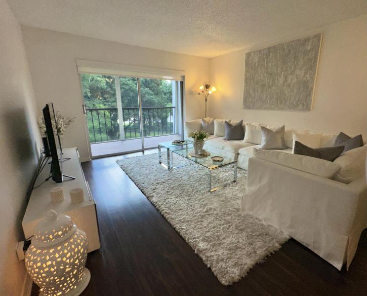  Condo & Townhome Photos