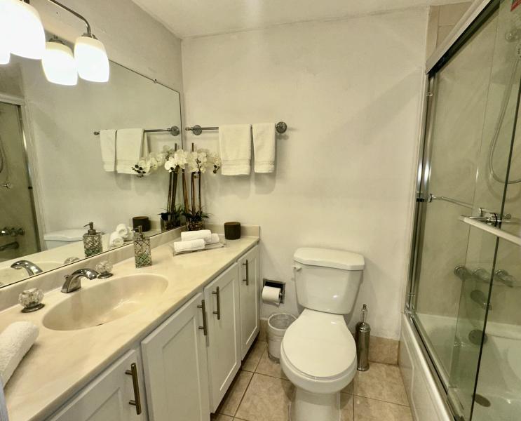  Condo & Townhome Photos
