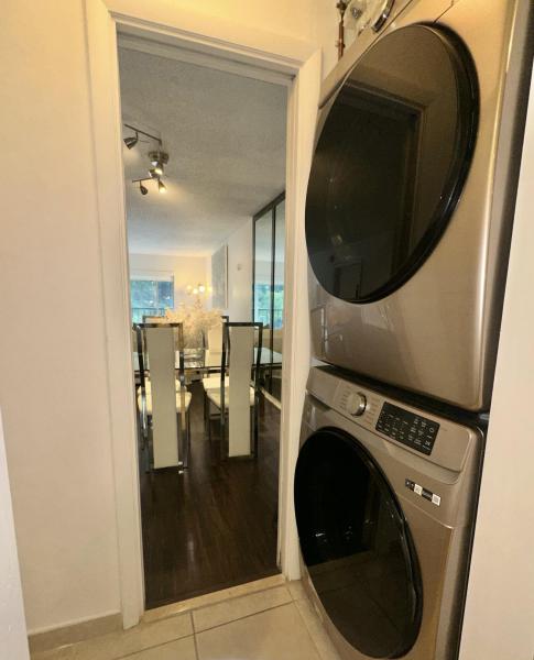  Condo & Townhome Photos