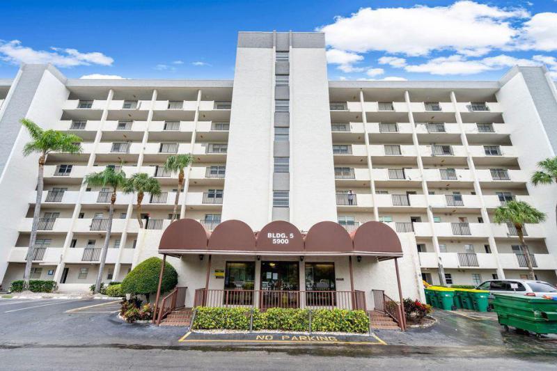  Condo & Townhome Photos