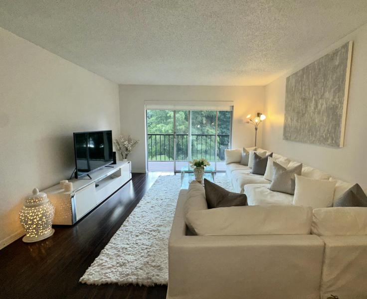  Condo & Townhome Photos