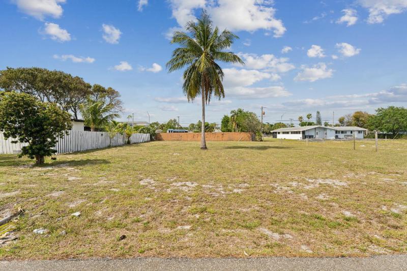  Commercial & Industrial Land Images 