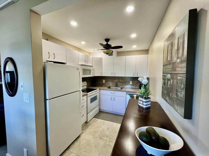  Condo & Townhome Photos