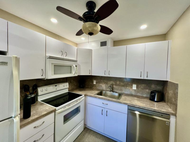  Condo & Townhome Photos