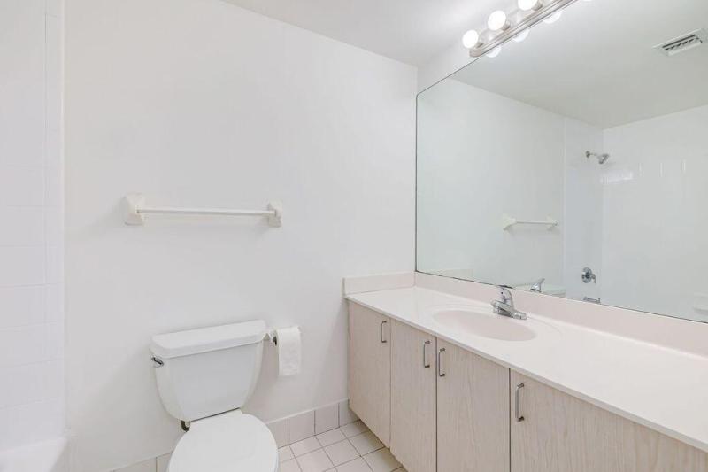  Condo & Townhome Photos