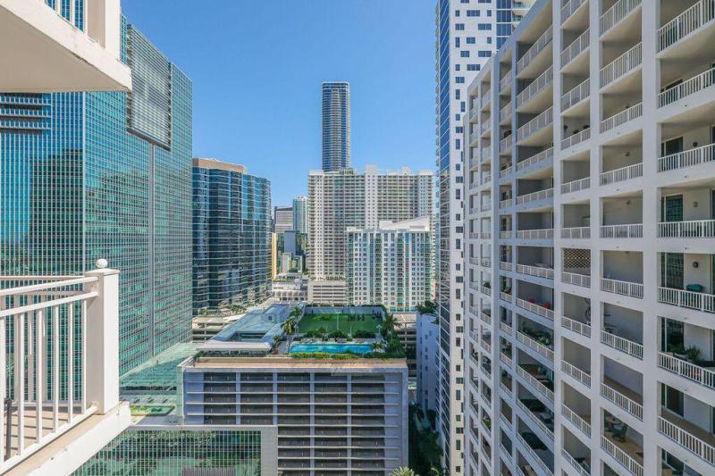  Condo & Townhome Photos