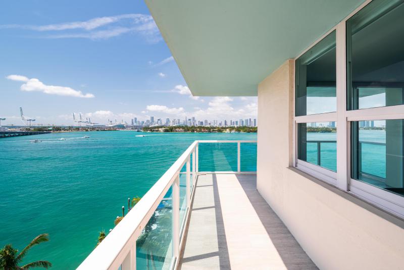  Condo & Townhome Photos