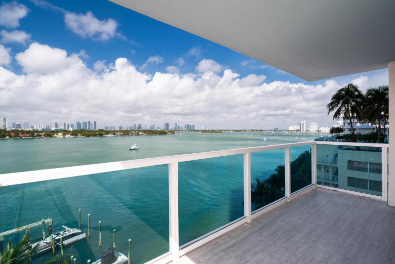  Condo & Townhome Photos
