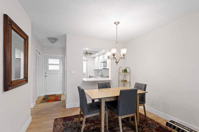  Condo & Townhome Photos