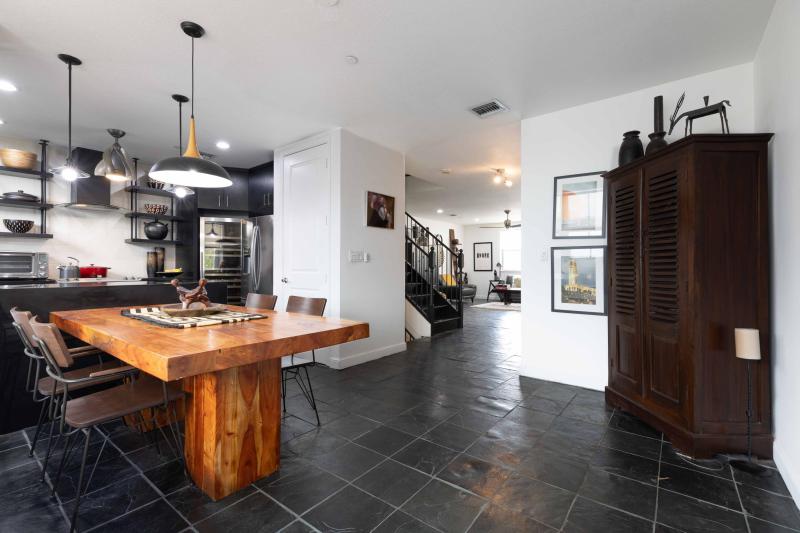  Condo & Townhome Photos