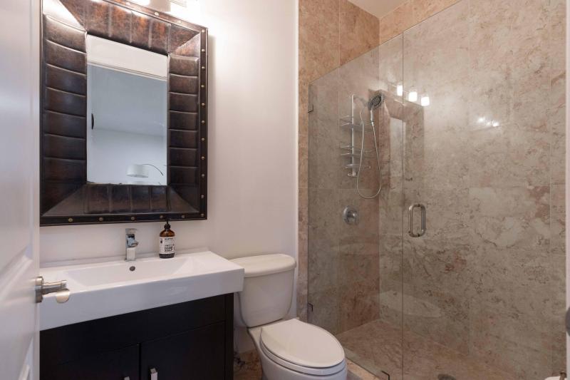  Condo & Townhome Photos