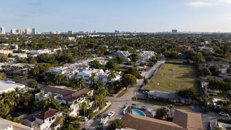  Condo & Townhome Photos