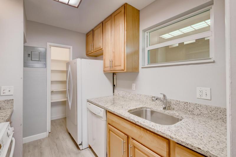  Condo & Townhome Photos