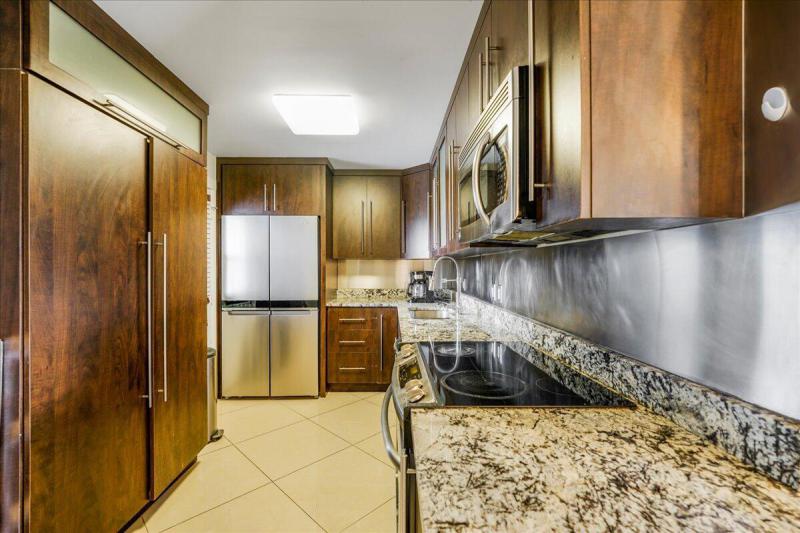  Condo & Townhome Photos