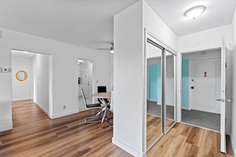  Condo & Townhome Photos
