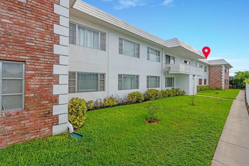  Condo & Townhome Photos