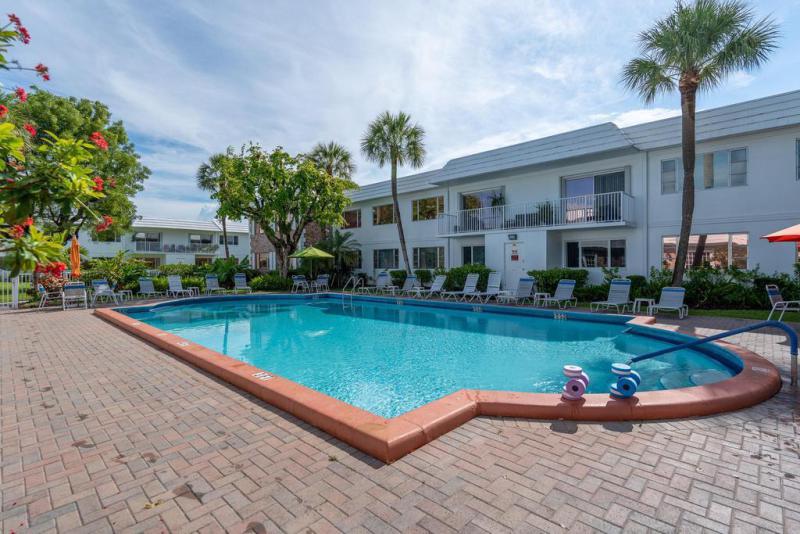 Condo & Townhome Photos