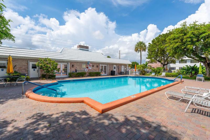  Condo & Townhome Photos