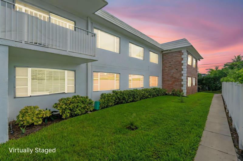  Condo & Townhome Photos