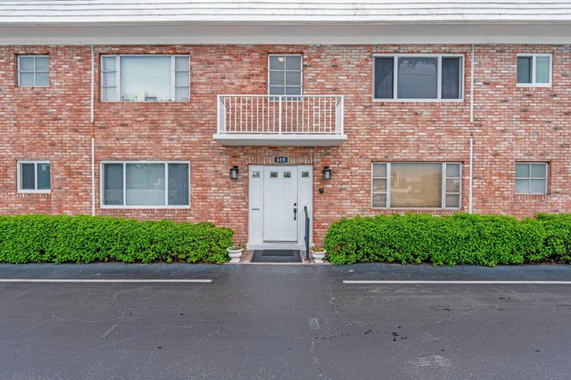  Condo & Townhome Photos