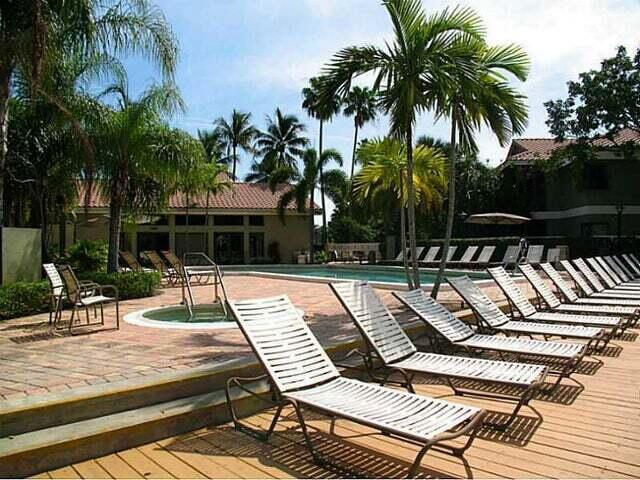  Condo & Townhome Photos