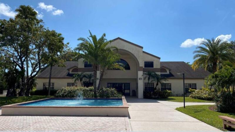  Condo & Townhome Photos