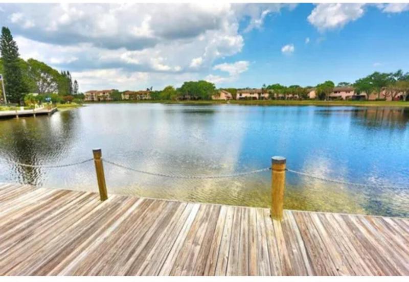  Condo & Townhome Photos
