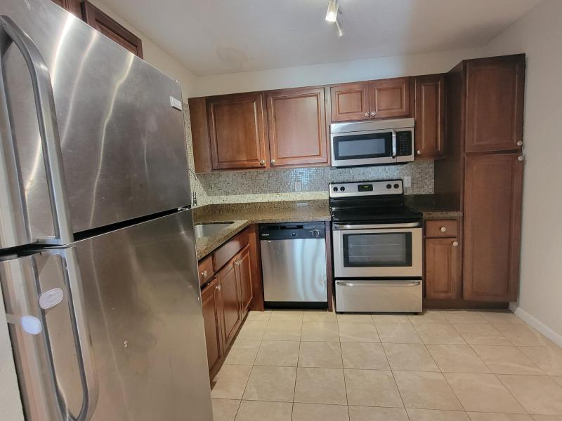 Condo & Townhome Photos