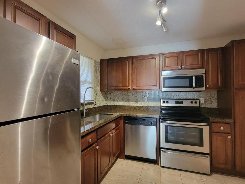  Condo & Townhome Photos