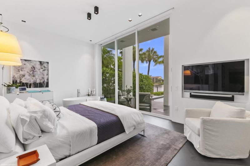  Single Family Homes Photo 17:  Palm Beach Gardens,  FL 33410